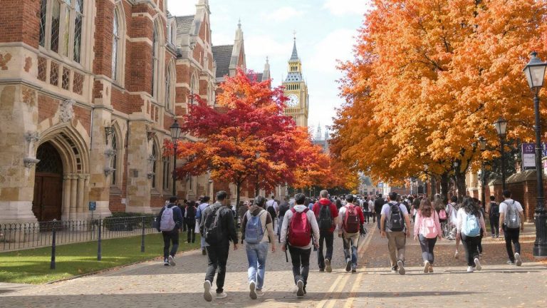 10 Best Courses & Top Universities in UK for Indian Students
